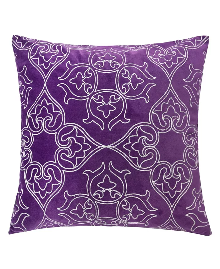Homey Cozy Aubrey Quatrefoil Floral Square Decorative Throw Pillow - Intensery
