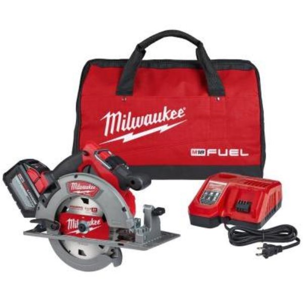 Milwaukee M18 FUEL 18 Volt Lithium-Ion Brushless 7-1/4 In. Cordless Circular Saw Kit - Intensery