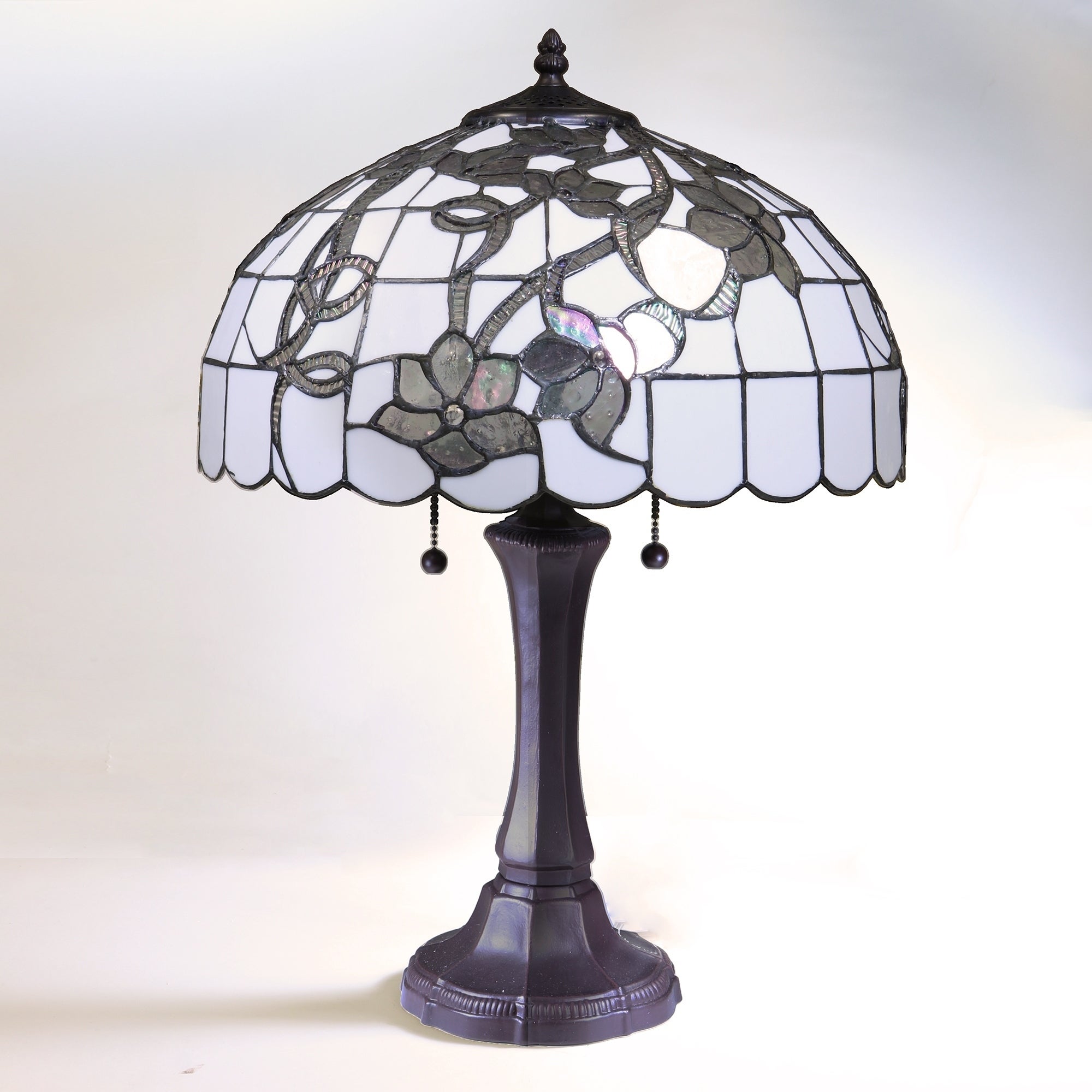 Chelsea White and Silver Tiffany-Style Table Lamp with 16-inch Shade - Intensery