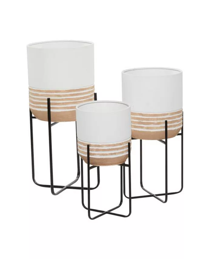 Rosemary Lane Metal Farmhouse Planters with Stand， Set of 3 - Intensery