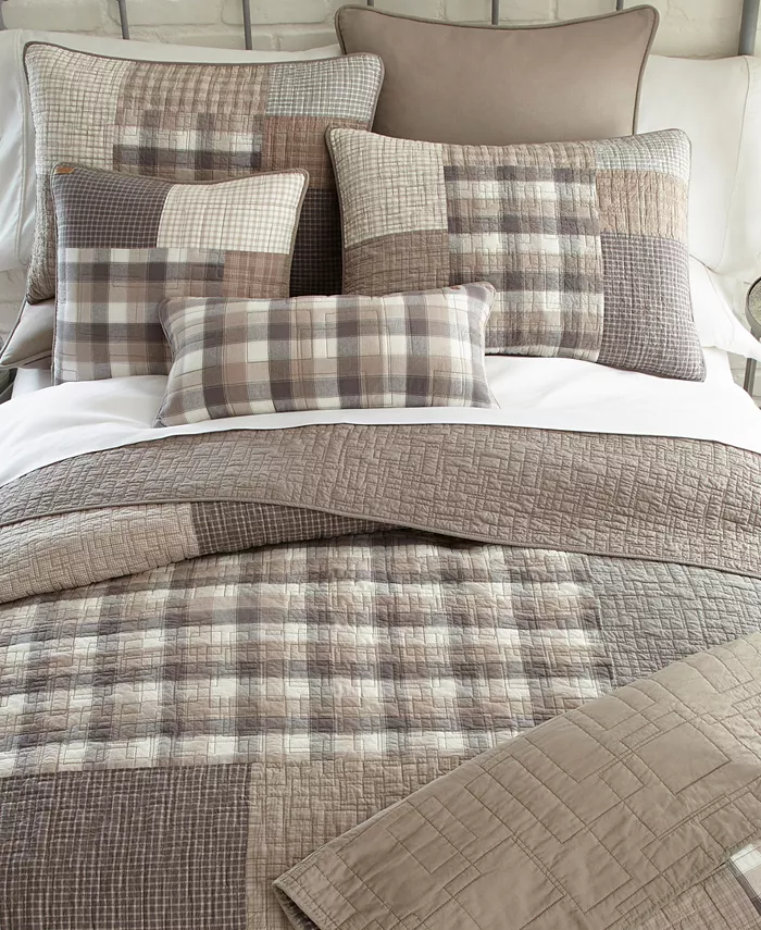 American Heritage Textiles Smoky Square Plaid Decorative Pillow， 18
