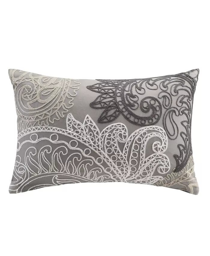 Gracie Mills Kiran Oblong Pillow with Chain Stitch， Taupe - Intensery