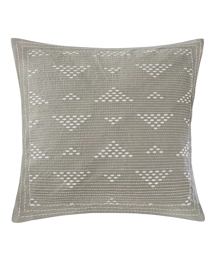 Gracie Mills Cario Embroidered Square Pillow， Taupe - Intensery