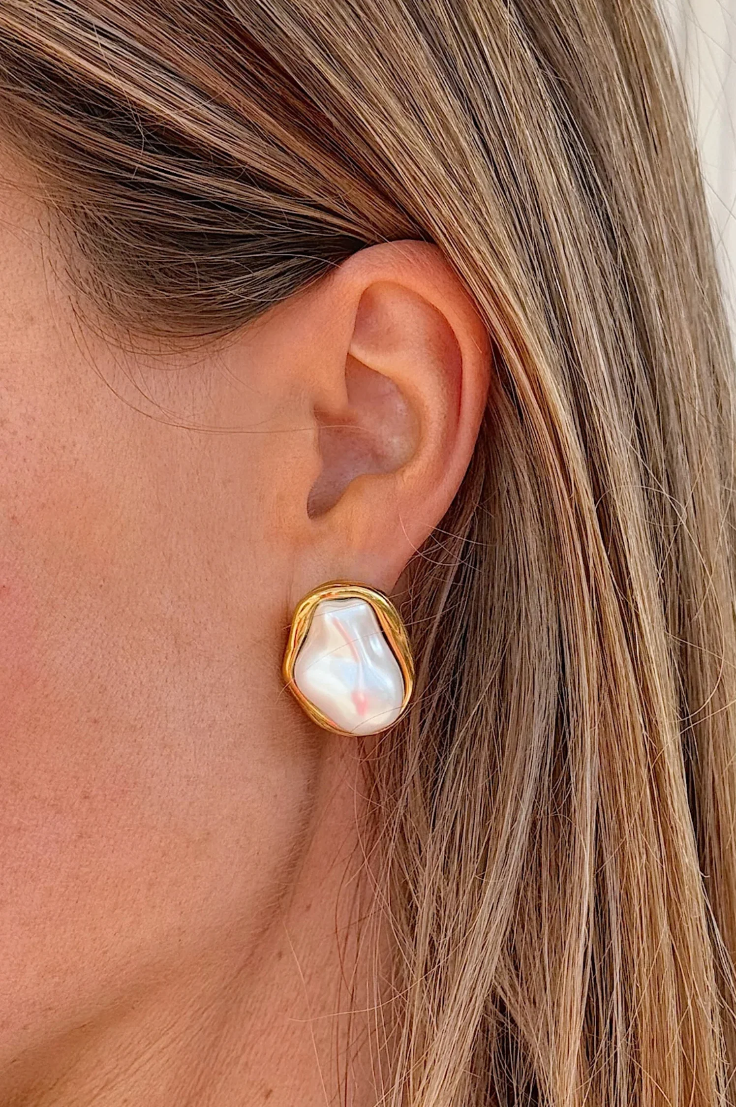 Pearl Bezel Studs - Intensery