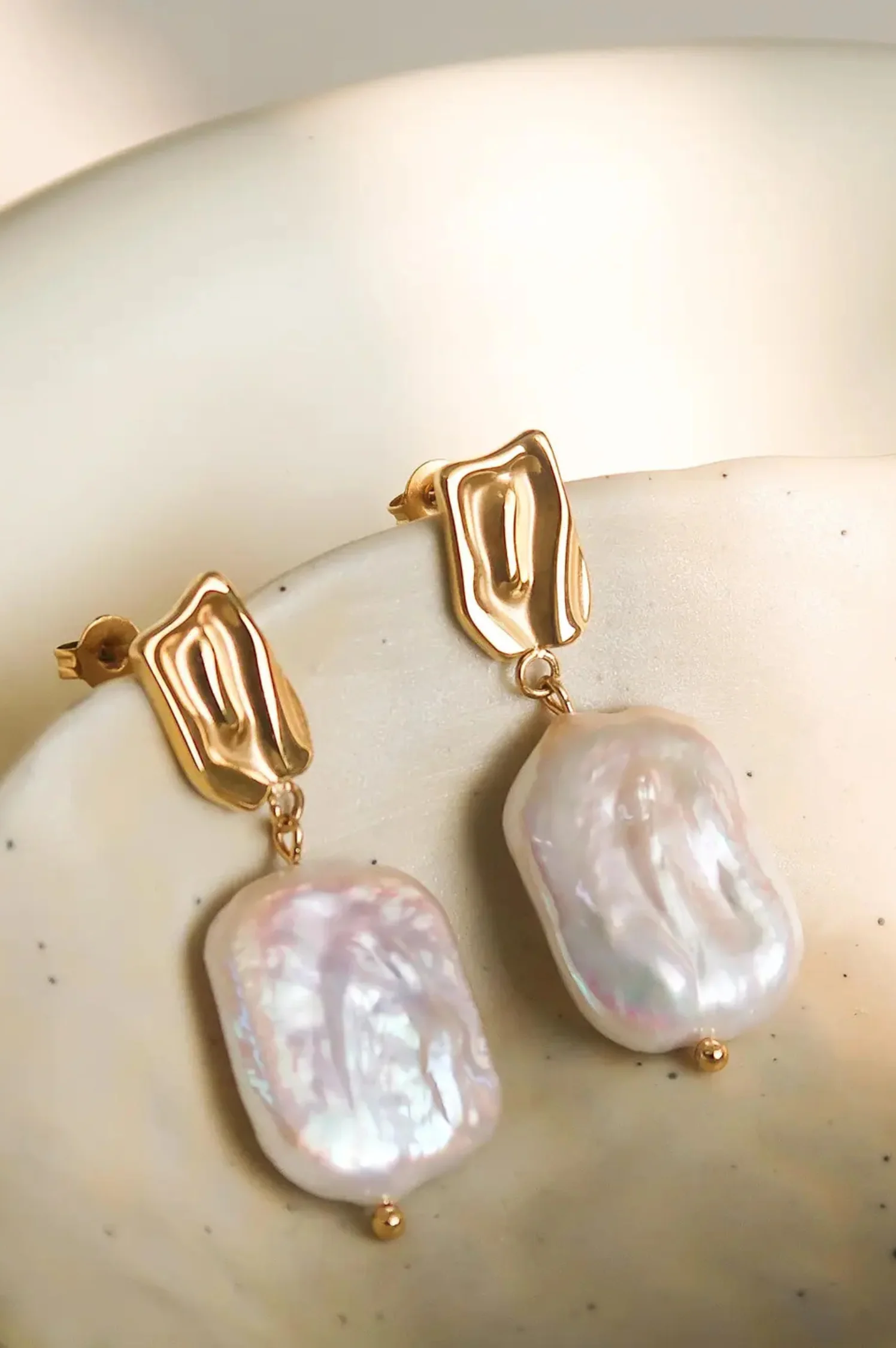 Charis Baroque Pearl Earring - Intensery