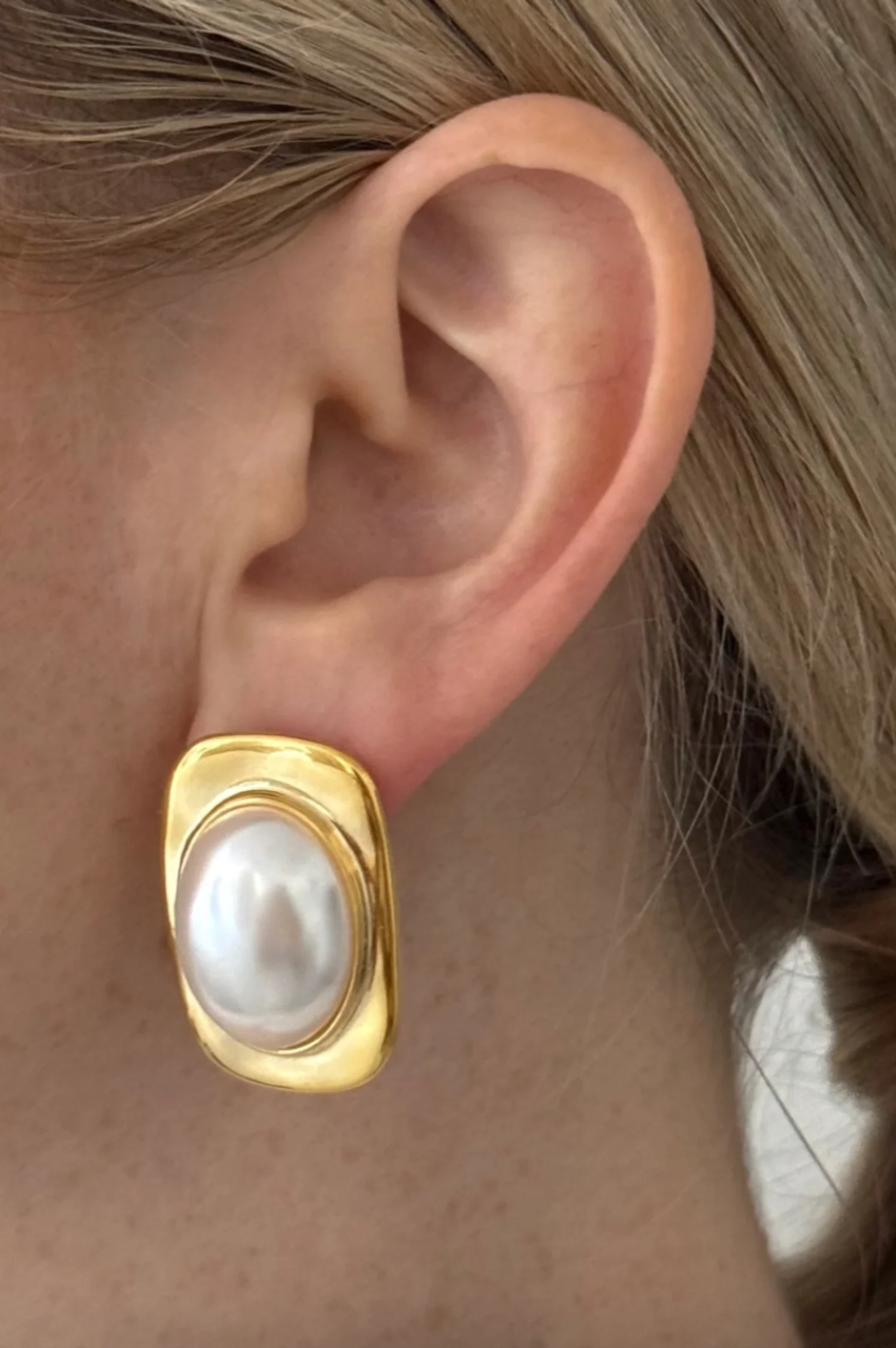 Alexandra Pearl Studs - Intensery