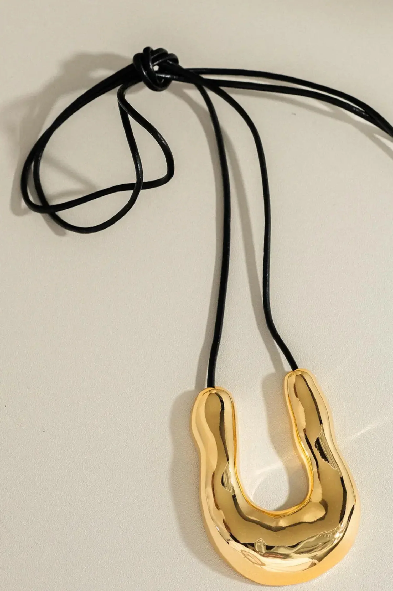 Sable Horseshoe Necklace - Intensery