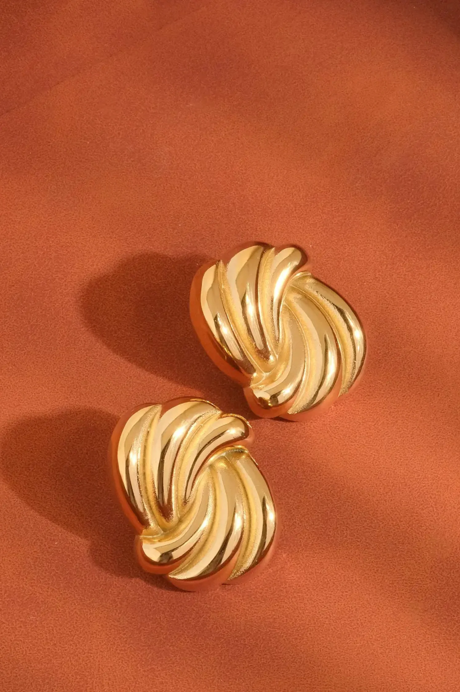 Ashton Wavy Studs - Intensery