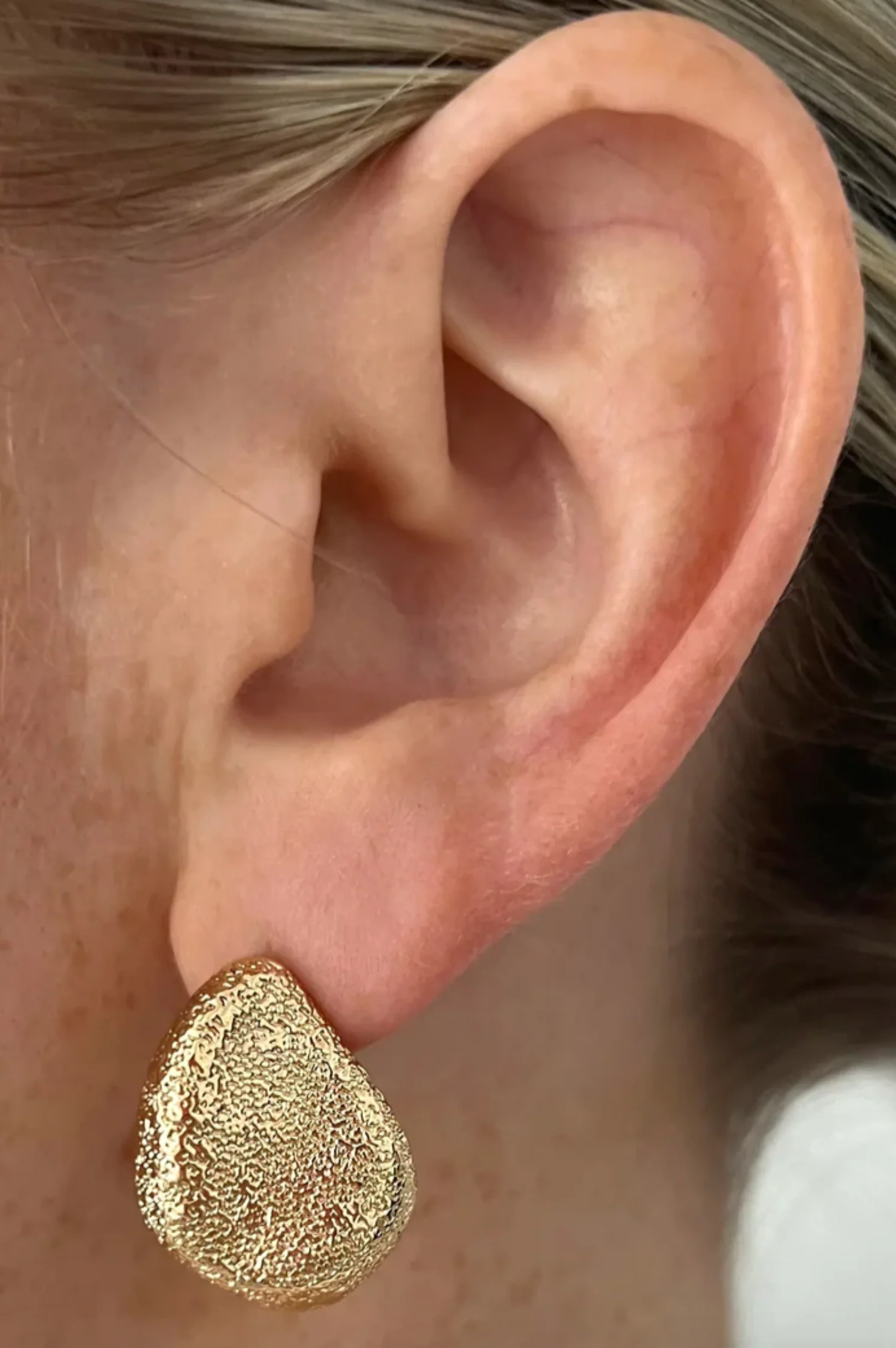 Olivia Stud Earrings - Intensery