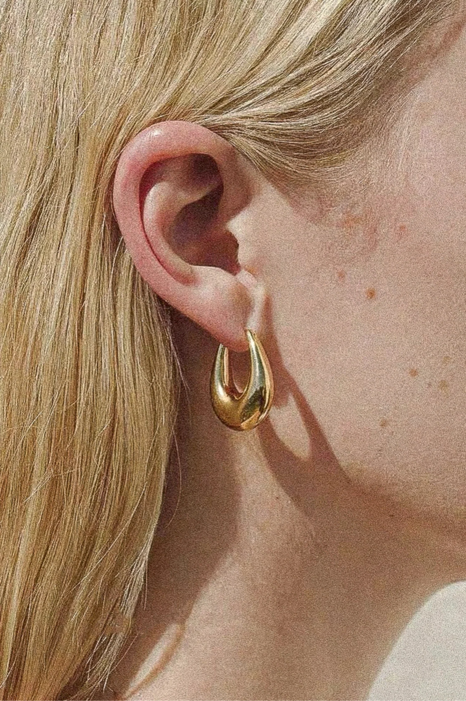 Quinn Droplet Hoop Earring - Intensery